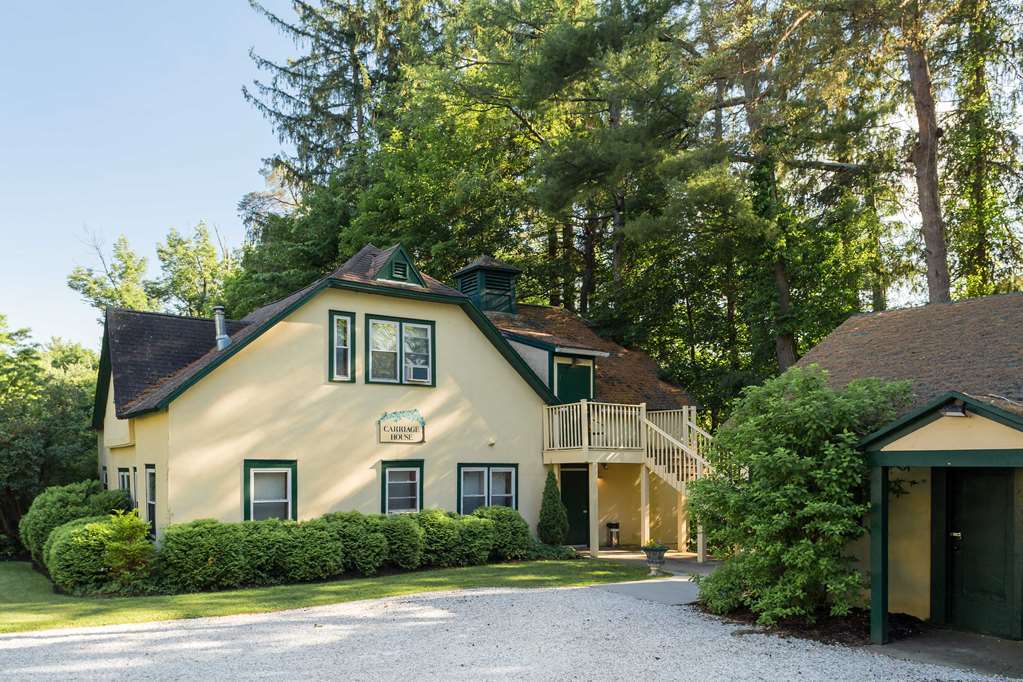 Seven Hills Inn Lenox Extérieur photo