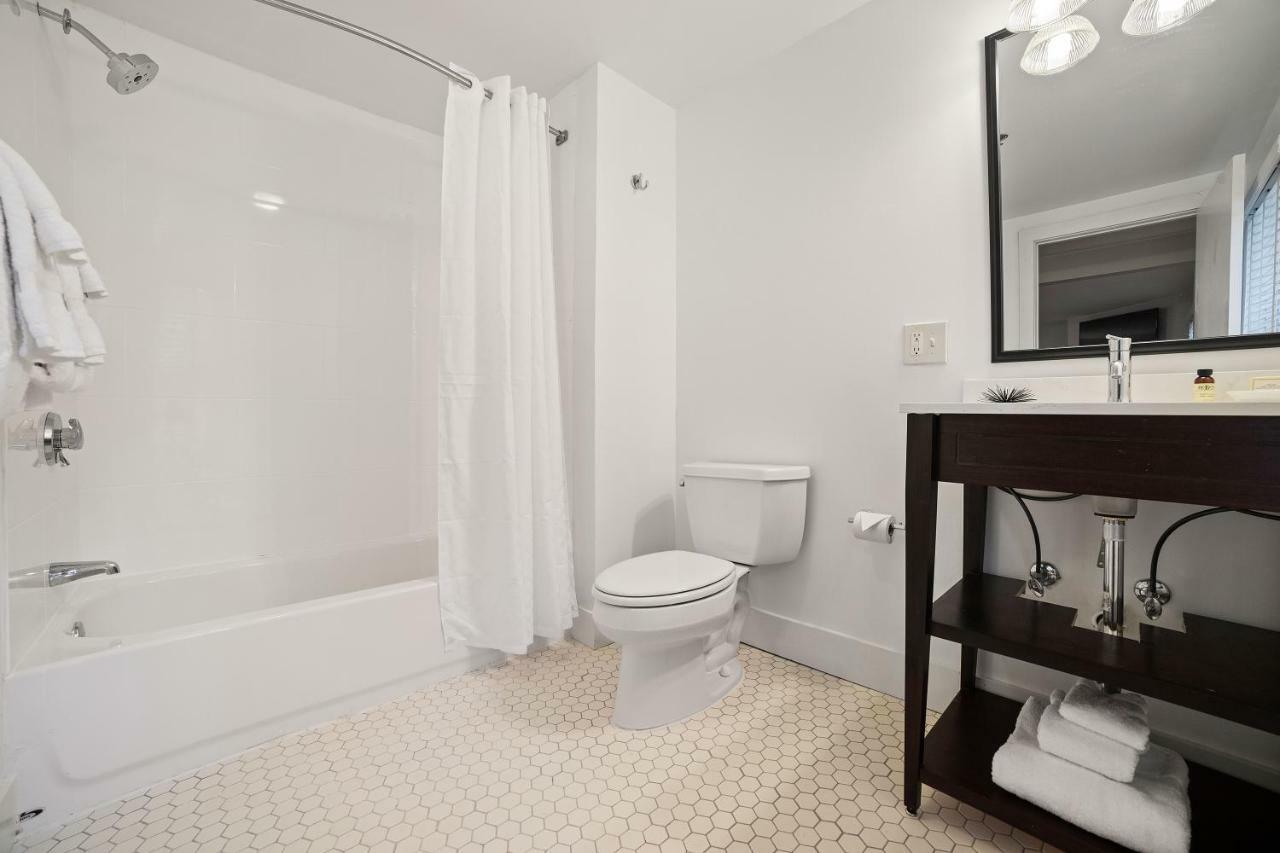 Seven Hills Inn Lenox Extérieur photo