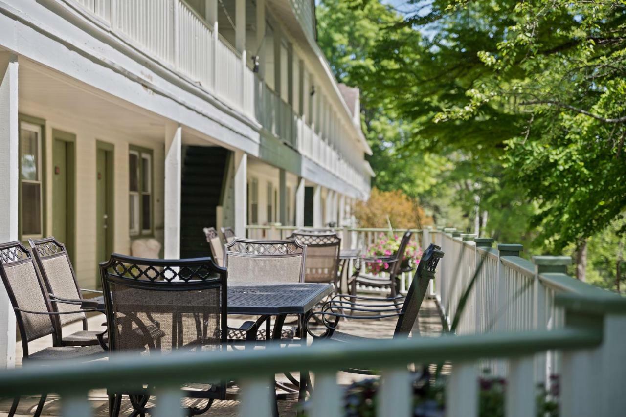 Seven Hills Inn Lenox Extérieur photo