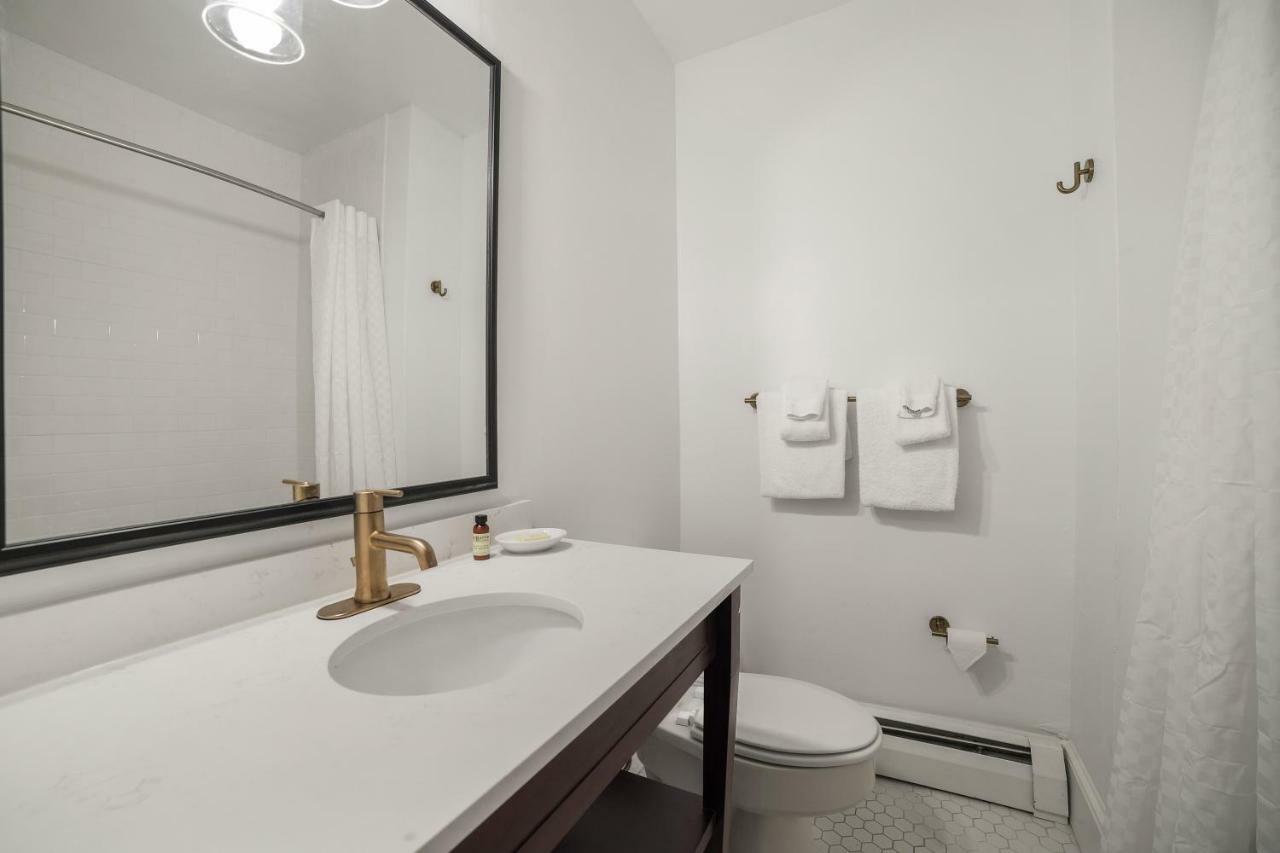 Seven Hills Inn Lenox Extérieur photo