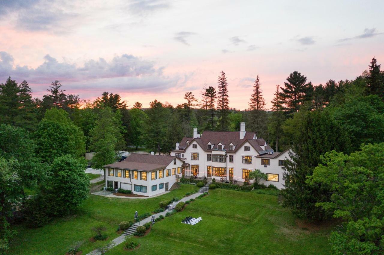 Seven Hills Inn Lenox Extérieur photo